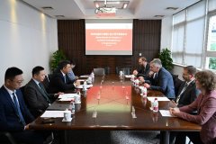 <b>两边环绕人工智能赋能保守学科、将来学科共建</b>